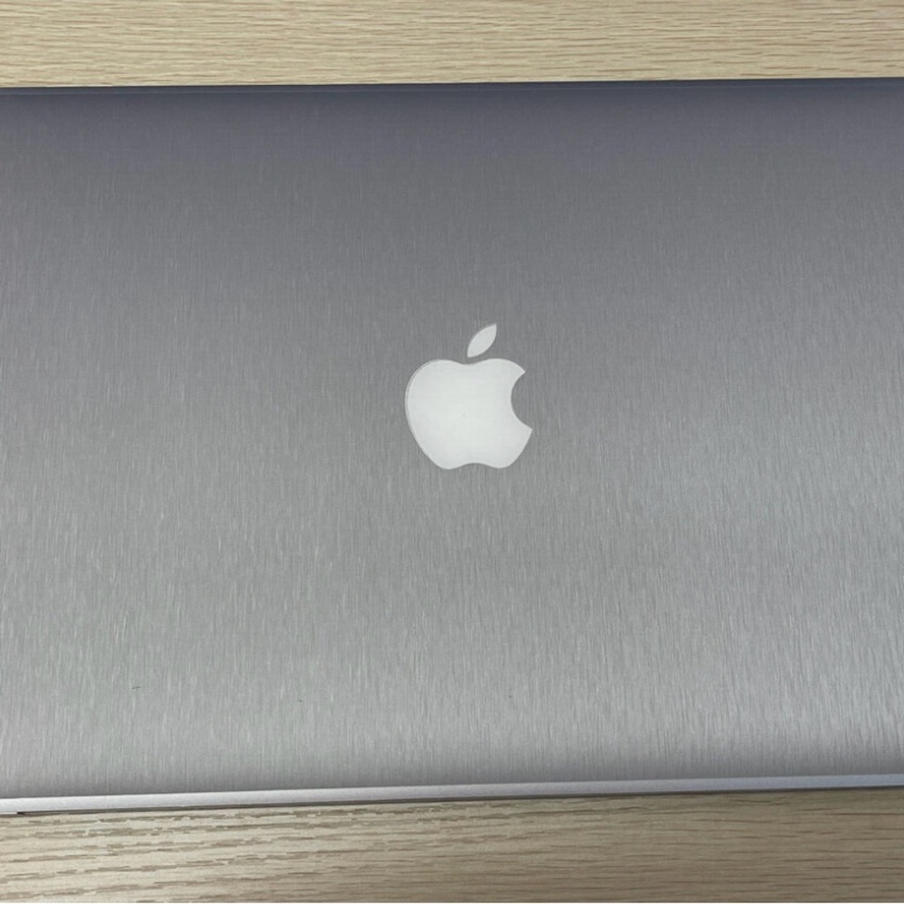 2017 macbook air, 13”